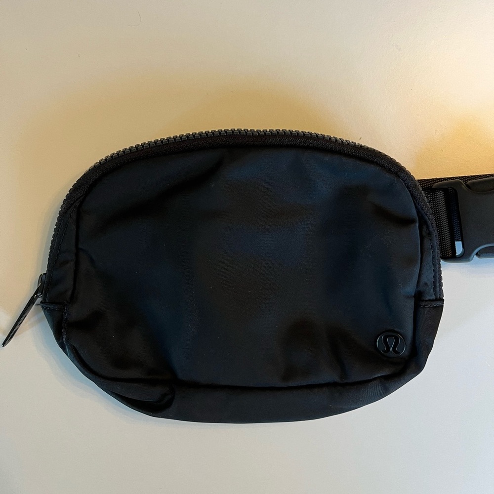 LULULEMON | EVERYWHERE BELT BAG | BLACK | SPRING 2022